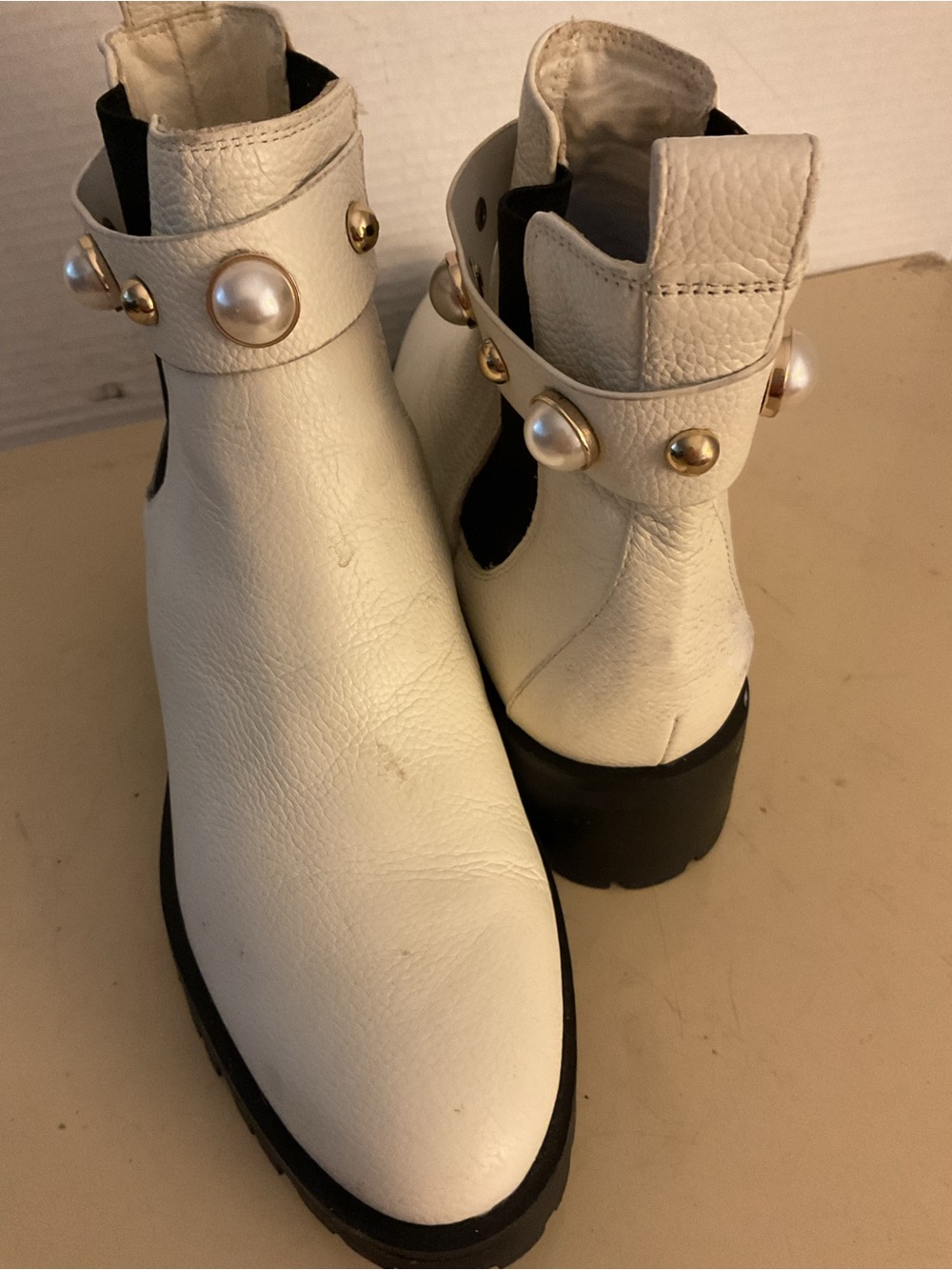 Karl Lagerfeld women White leather Chelsea heel boots US 8.5